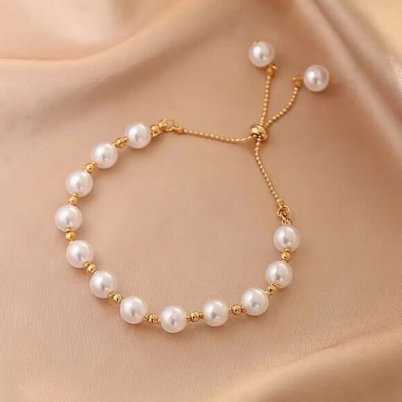 Shimmering Elegant Imitation Pearl Charm Bridal Wedding Bracelet (1 pc) - Picture 7 of 7